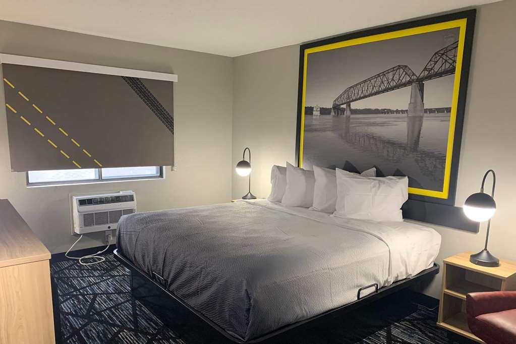 Super 8 By Wyndham Kirksville-University Area Habitación foto