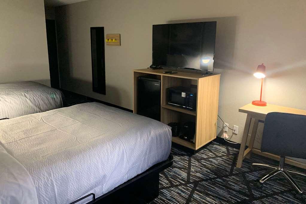 Super 8 By Wyndham Kirksville-University Area Habitación foto